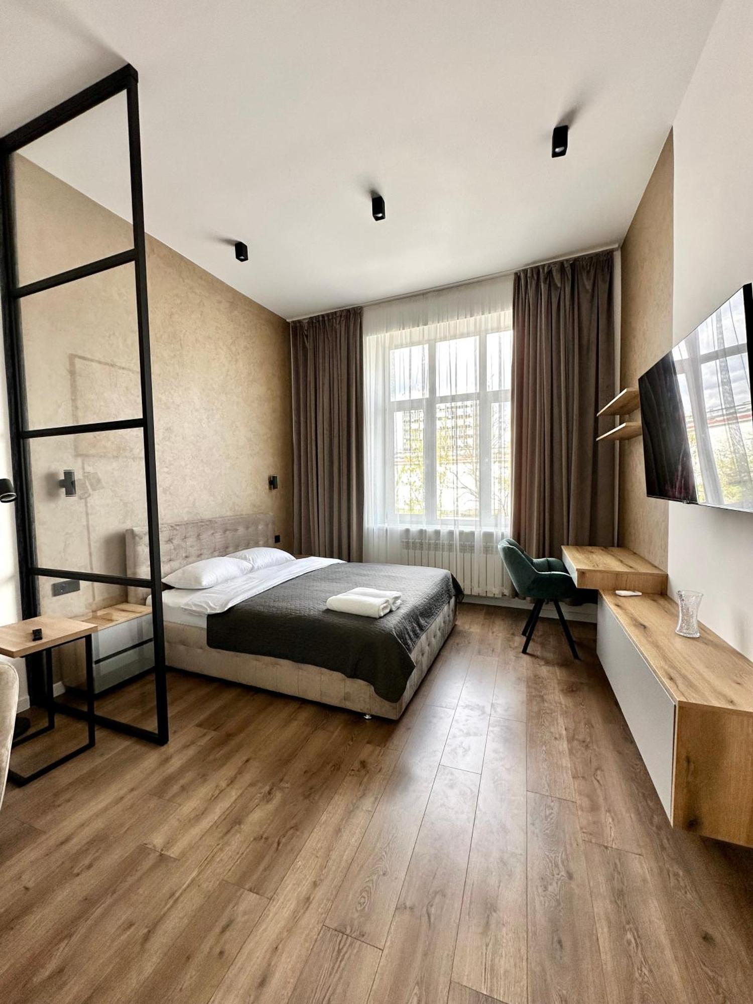 Romantic - In The Center Of , King-size Bed
