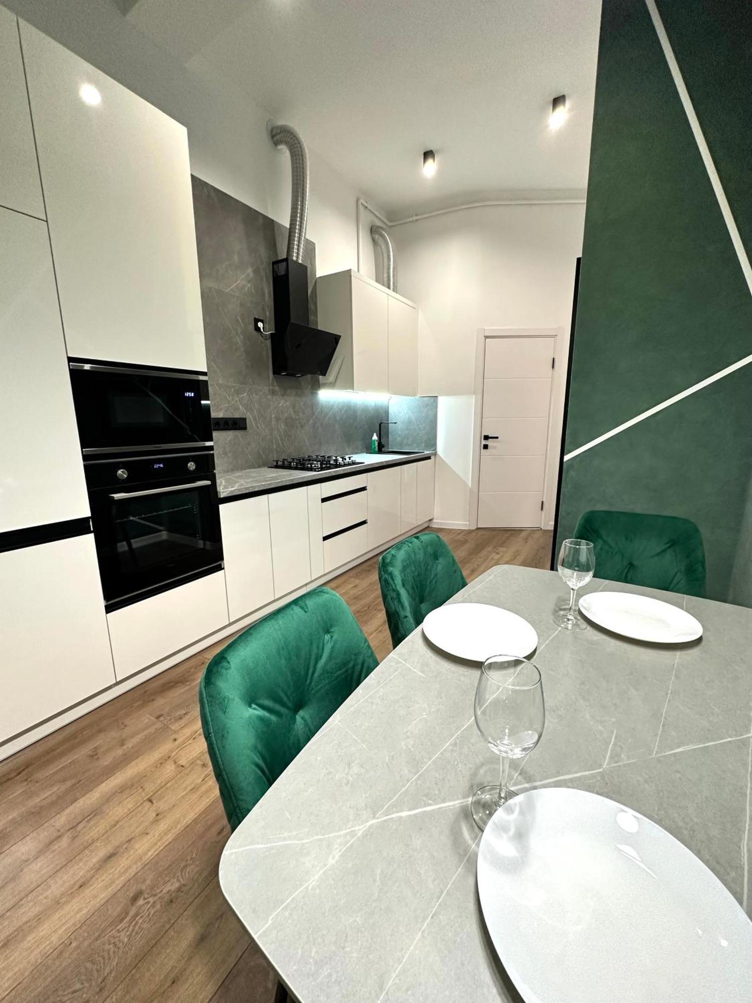Apartment Romantic - In The Center Of , King-size Bed