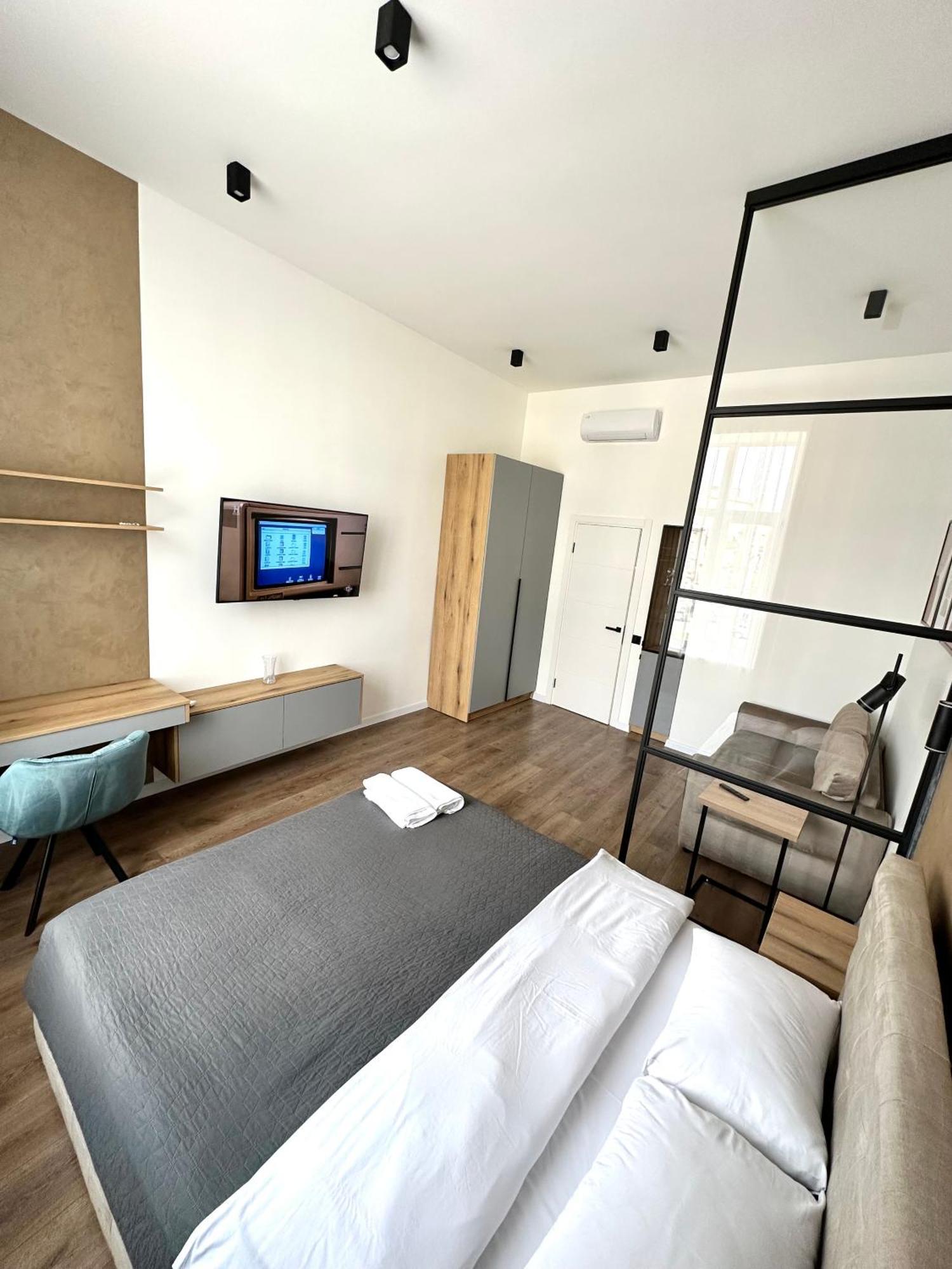 Romantic - In The Center Of , King-size Bed * Lviv